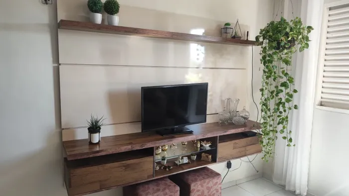 RACK SUSPENSO PARA SALA