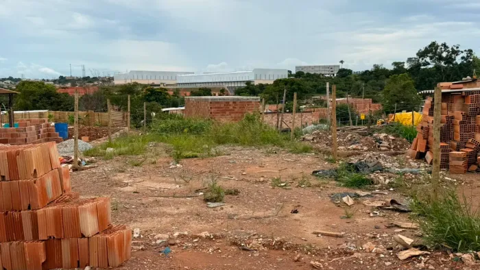 Lote na invasão PTB