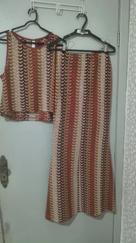 Conjunto de Saia e blusa