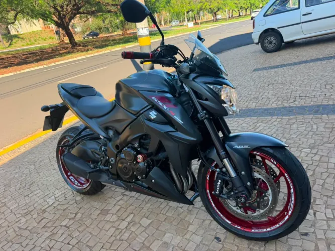 SUZUKI GSX-S 1000
