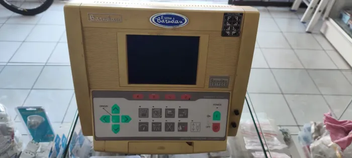 Vendo painel de bordadeira barudan