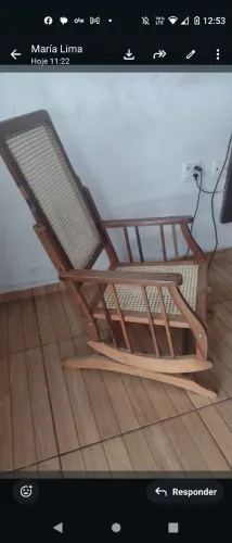 Vendo cadeira de balanço madeira original