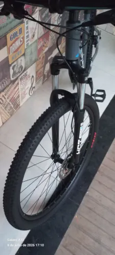 Oggi 7.0 tamanho 17 Freios Hid. Shimano