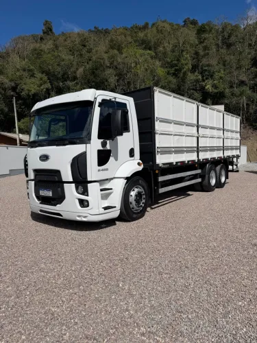 Ford Cargo 2428 extremamente impecável # motor novo#