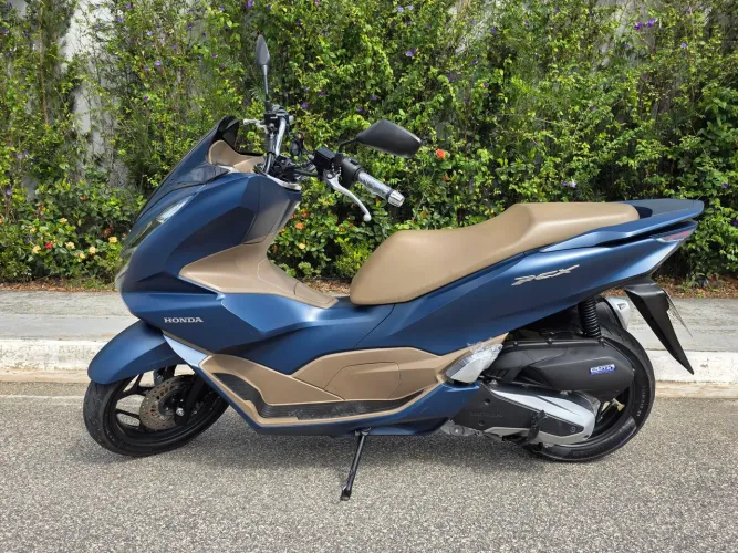 Honda PCX 160 2024 com apenas 6mil km única dona , vendo parcelado na promissória.