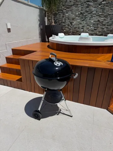 Churrasqueira portátil Weber (kettle weber)