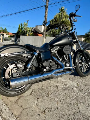 Harley Davidson Street Bob - Impecável