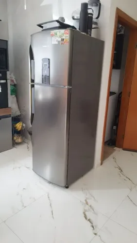 Geladeira Panasonic Frost Free Inox - Ótimo estado