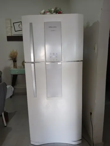 VENDO GELADEIRA ELECTROLUX DF88 FROST FREE 544 Lts