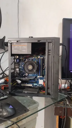 CPU pequena i5. Sexta geração ddr4 4gb memória placa de vídeo 2 gb memória ssd120