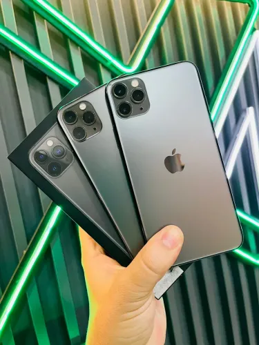 iPhone 11 Pro com garantia / levo até você 