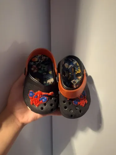 Sandália homem aranha 