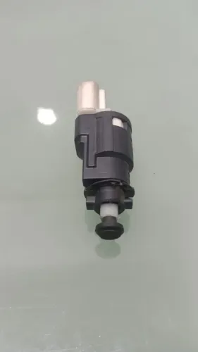 INTERRUPTOR DO PEDAL RENAULT LOGAN SANDERO 2015 ORIGINAL 