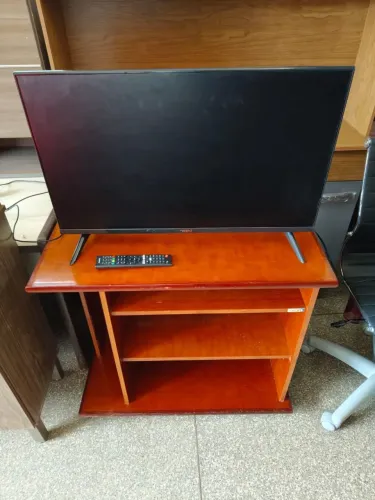 Tv SMART 32 polegadas com a rack