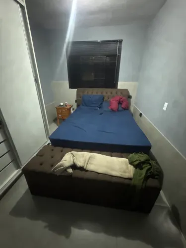 Cama queen com massagem ortopédica