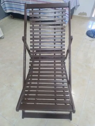 Espreguiçadeira de madeira