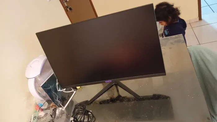 monirtor 240 HZ. Apenas um mês uso. Retirar no costa e Silva