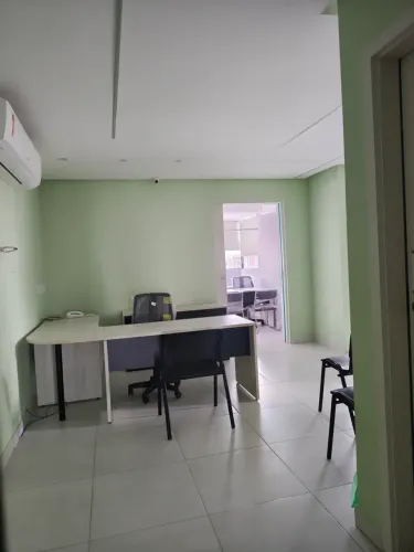 Aluga-se Excelente Sala Comercial Mobiliada