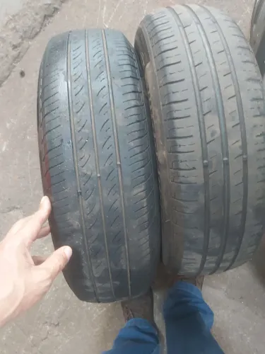 Vendo 02 pneu um 13 medida 175/75/13 OU 14 175/7614 ESTAO SEMI NOVOS