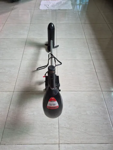 Motor elétrico para pesca esportiva.