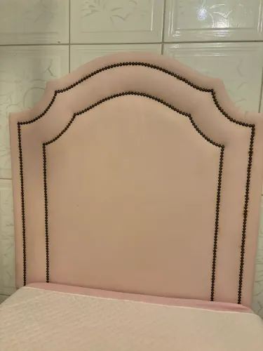 Cabiceira de cama rosa