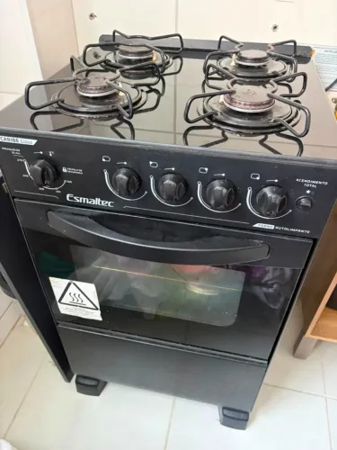 Fogão Esmaltec 4 Bocas Caribe Glass com Mesa de Vidro e Acendimento Automático - Preto
