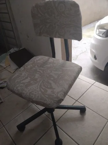 Cadeira  de rodinhas 