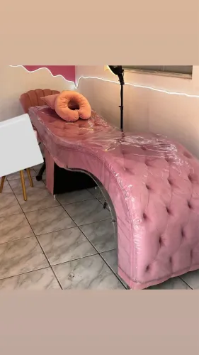 Maca de estética com cadeira e almofadas!