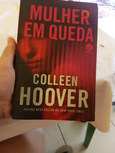 Livro "Mulher em queda"