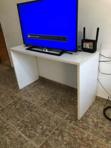 Mesa de escritório branca
