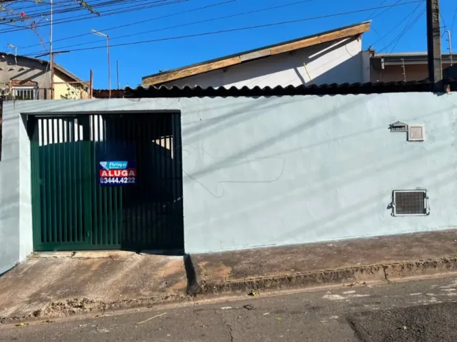 Casa residencial com 01 quarto no Jardim São Lourenço.
