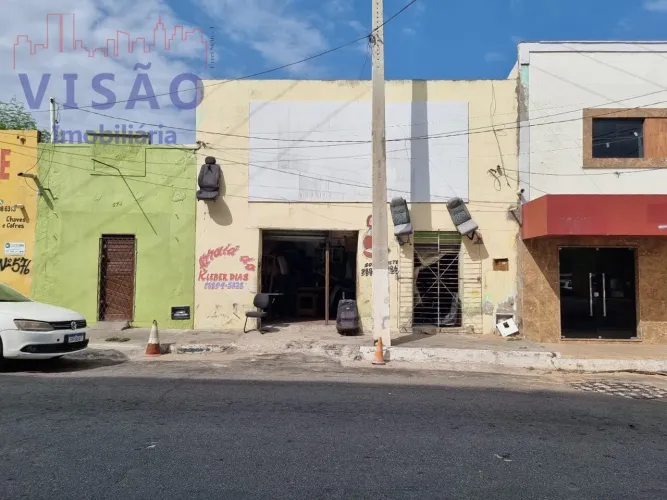 VENDE-SE PRÉDIO COMERCIAL