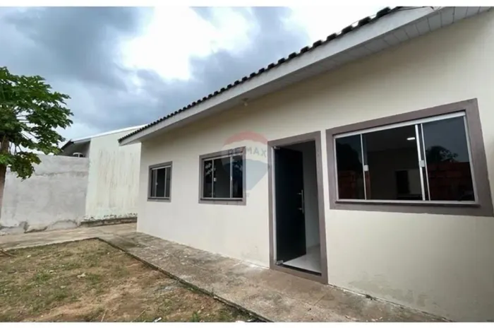Casa com 3 Quartos e Ótimo Aproveitamento de Espaço Pronta para Financiar!