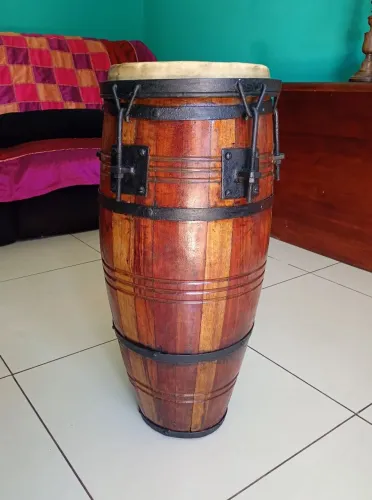 Atabaque Vintage Anos 80 Tanoaria Pinho De Riga E Canela 75cm