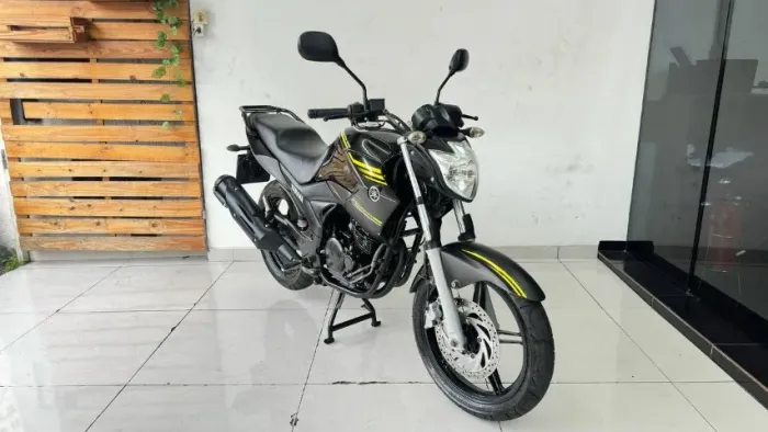YAMAHA YS 250 FAZER LIMITED EDITION 2014 PRETA COM 239.000 KM