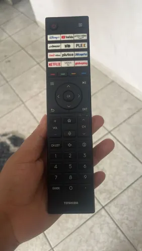 Tv smart Toshiba com comando de voz