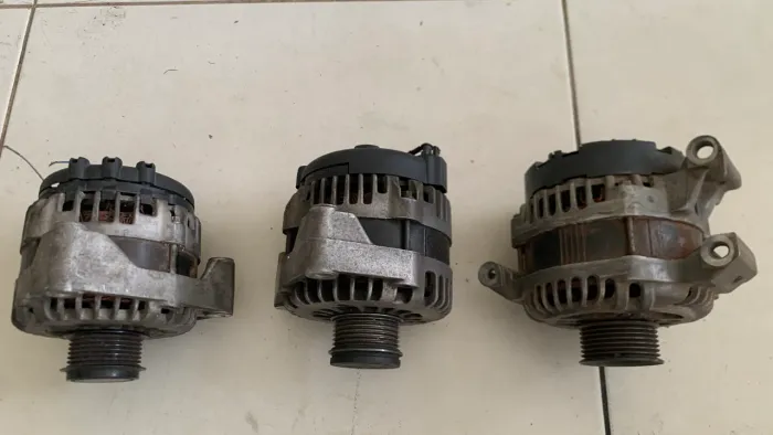 3 alternadores 12v