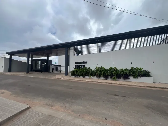 Lote em condomínio fechado no Aracagy 
