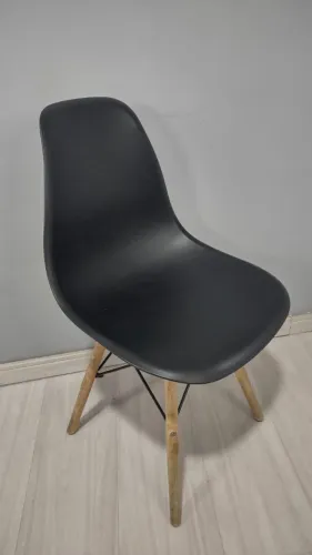 Cadeiras Eames Wood Base de Madeira e Assento Preto (Kit com 3)