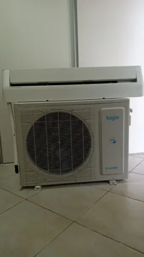 Ar-Condicionado Split Inverter Elgin, 24000 BTUs. Frio (6 meses de uso).