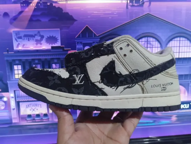 Tênis Nike dunk Lv