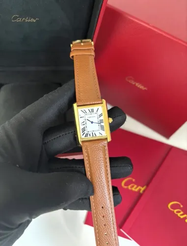 Relógio Cartier Tank Gold