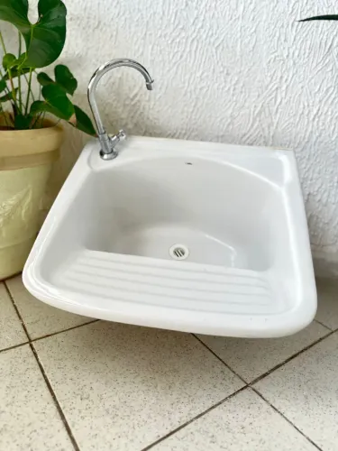 Tanque de louça novo com torneira completo 