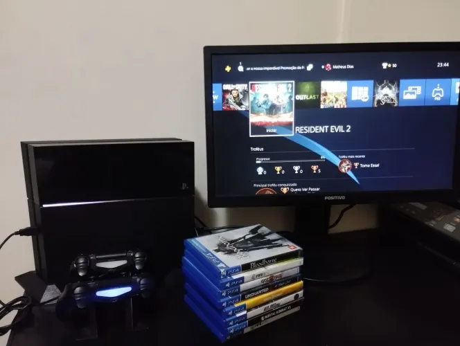 PS4 FAT +  8 JOGOS FISICOS + 2 CONTROLES 