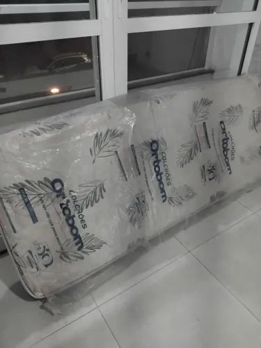 COLCHÃO DE CAMA SOLTEIRO ESPUMA D28 SEMINOVO