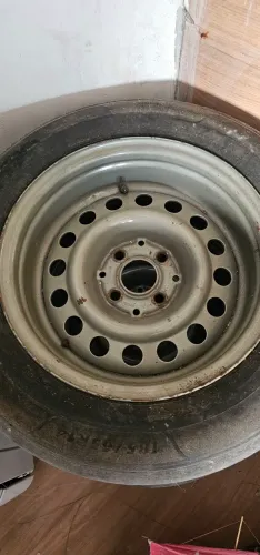 Vendo roda de ferro 4x100 