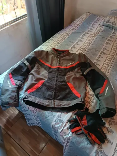 Jaqueta + par de luvas originais Honda