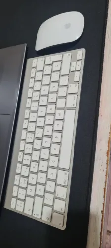 Teclado sem fio Apple MAC A1314 AA funcionando perfeito (tenho magic mouse)