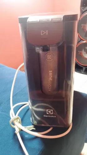 Purificador de água Electrolux com defeito liga mas a água não sai