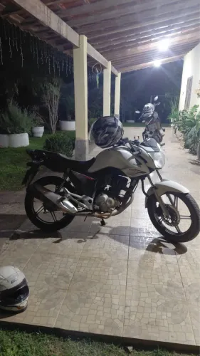 A tabela Fipe desta moto é R$ 13.321,00.